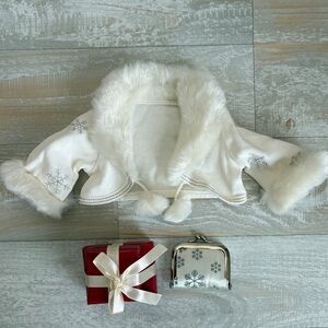 American Girl Holiday Gift Set Winter Cardigan Gift Boxes Clutch Scarlet & Snow